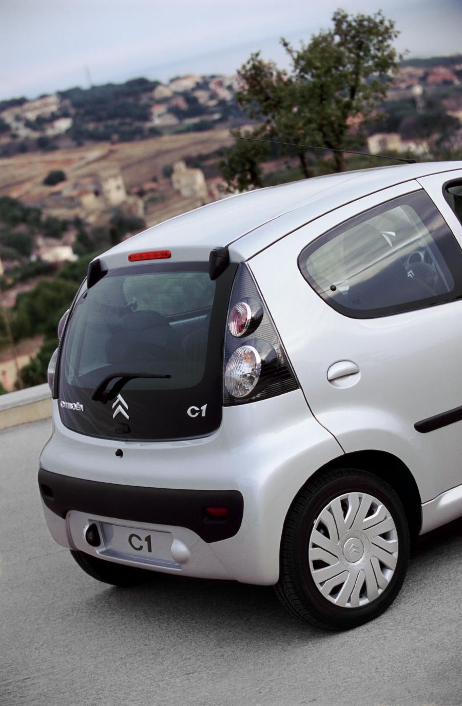  Citroen C1 2001 года  (фото 72 из 74)